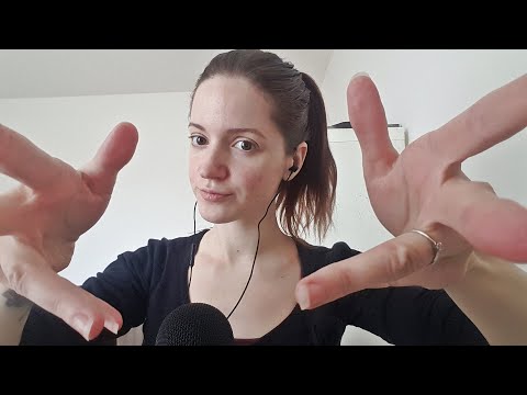 ASMR dry hand sounds, tongue clicking, face brushing, book triggers,... - Patreon Trigger January