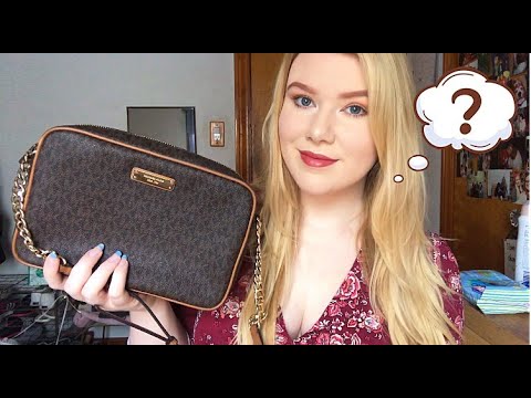 ASMR |What's In My Purse?!| (WHISPERED & SOFT SPOKEN)