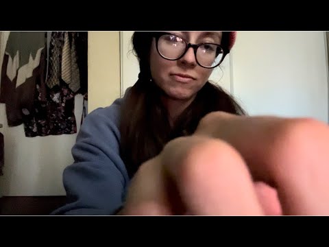 ASMR: table scratching and tapping :)