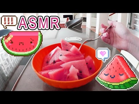 ❤ASMR ITA❤ CUTTING & EATING WATERMELON (Taglio e mangio un BABY cocomero/anguria!)