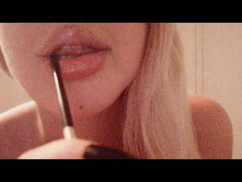 ASMR I Close Up Spoolie Nibbling w Mouth Sounds & Hand Movements