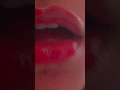 lens licking* up-close #asmr #mouthsounds #relax vídeo completo amanhã no canal
