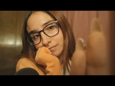 ASMR SENSIBLE MUY CERCA del micro + mouth sounds (tico tico, sksk, tap, mic touching)