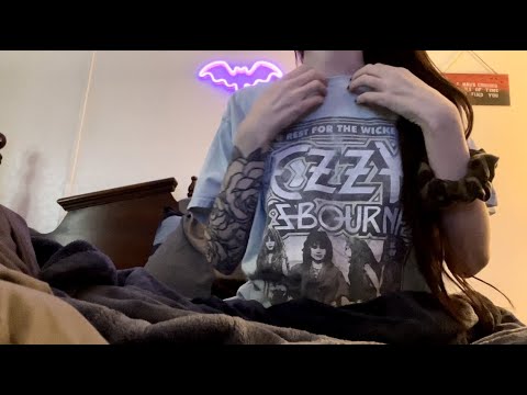 ASMR Shirt Scratching | Happy Spooky season 🎃👻