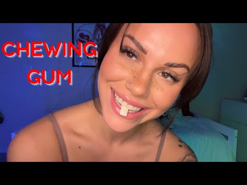 ASMR / EAR TO EAR KISSES 😘[with gum chewing + lip gloss]