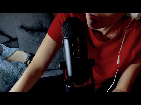 ASMR | Mouth sounds, Trigger Words, kisses and chatting with me!