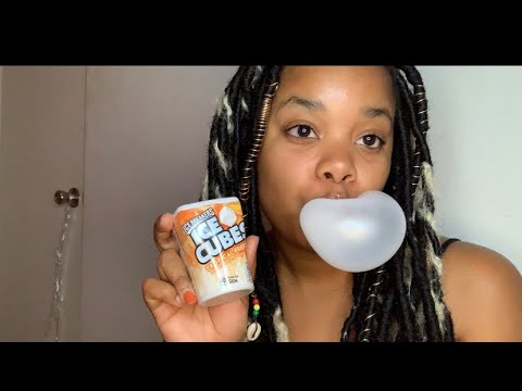 ASMR // CHEWING BUBBLE GUM & BLOWING & SMACKING SOUNDS ( NO TALKING )  😋💜