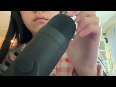 ASMR on the mic (tapping, scratching, pumping mic)