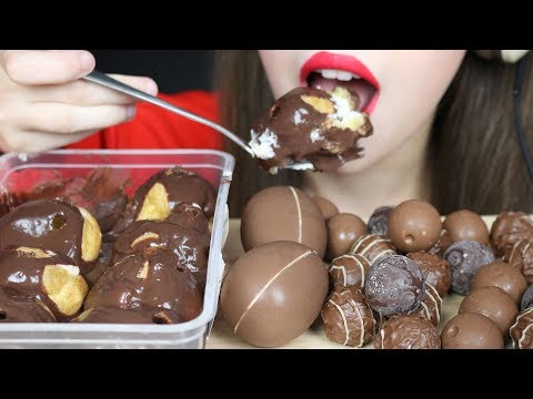 ASMR CHOCOLATE BALLS | LINDOR PRALINES, PROFITEROLES, KINDER CHOCOLATE (Eating Sounds) No Talking