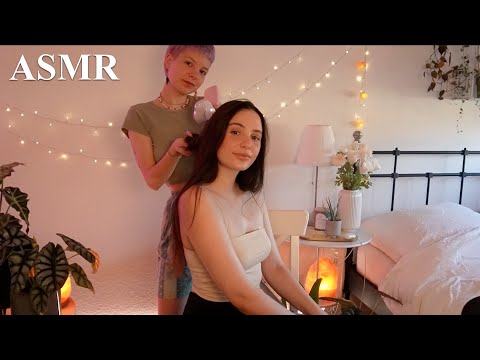 ASMR meine Freundin bürstet meine Haare 💆🏻‍♀️🧘🏻‍♀️ + Tapping Part auf den Bürsten