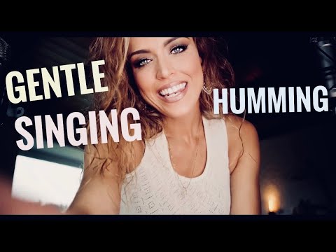 ASMR Singing Quietly! Humming To Your Ears! 👂