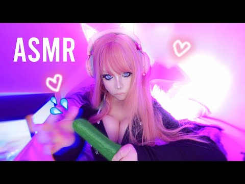ASMR 🥒 💦 HOW TO CLEAN A CUCUMBER WITH SPIT *roommate mode*