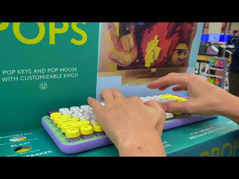 Is your keyboard THIS thoccy tho? TYPING ASMR IN JB HIFI ON FREEDOM DAY #shorts