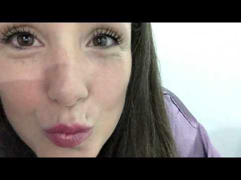 ASMR – Lip gloss application MUAH! [Mouth sounds]