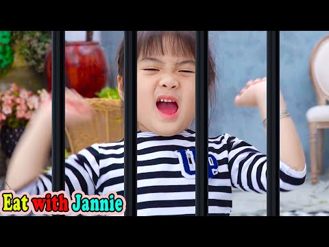 ديانا تتظاهر باللعب بزي الشرطة| أغاني الأطفال وغناء الأطفال | مجموعة فيديو للأطفال