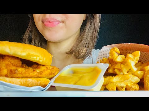 Kayy ASMR|CHICK-FIL-A SANDWICH AND WAFFLE FRIES|EATING SOUNDS(No Talking)