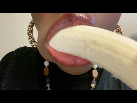 ASMR GHETTO AUNTY EATS BANANA 🍌 🍌🍌🍌 FOR YOU