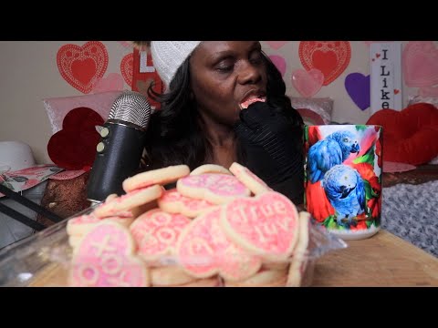 VALENTINES DAY HEARTS SUGAR COOKIES ASMR EATING SOUNDS