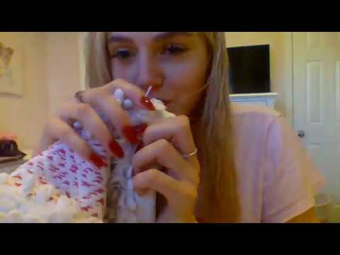 FAST ASMR/ MOUTH SOUNDS/ HAND MOVEMENTS FINGER FLUTTERING QUICK TINGLES BEFORE CHRISTMAS!