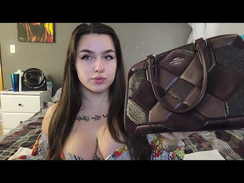 ASMR- Fast Purse Tapping! Leather Sounds