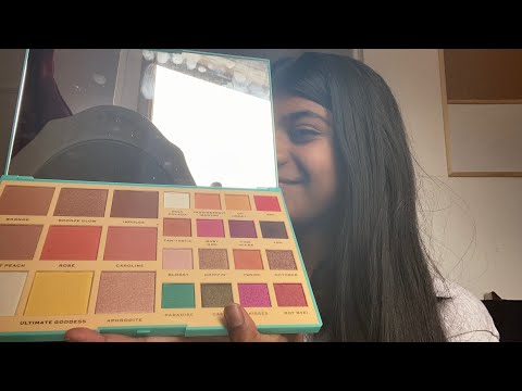 ASMR over explaining my make up pallets 💘(mouth sounds, tracing,whispering