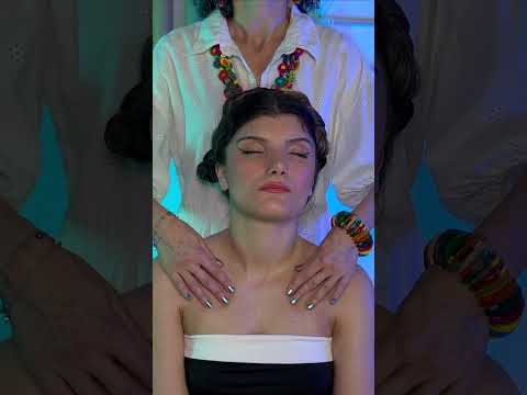 ASMR Massaggio su persona reale #relax #asmrmassage #massaggio #asmrshorts #shortsasmr