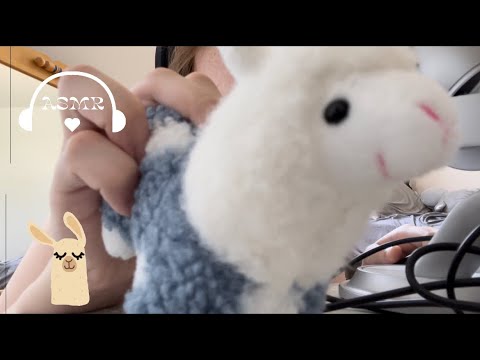 Llama Puts You to Sleep 🛌👀 (Gum Chewing ASMR)