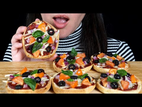ASMR Eating Sounds: English Muffin Mini Pizzas (No Talking)