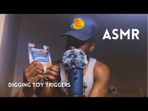 ASMR Tapping Triggers With Digging Toy
