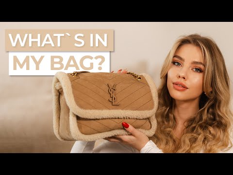 ASMR - What's in my bag? | Alexa Breit