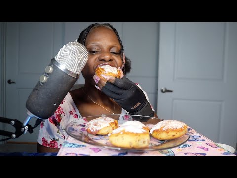 CINNAMON ROLLS BISCUITS ASMR EATING SOUNDS