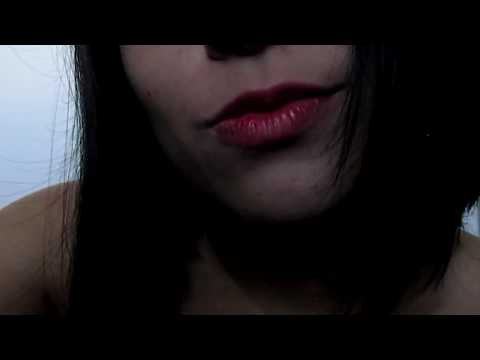 ASMR : OBJETOS ALEATÓRIOS - TAPPING, GLASS TAPPING, MOUTH SOUNDS, CAMERA BRUSHING E SCRATCHING