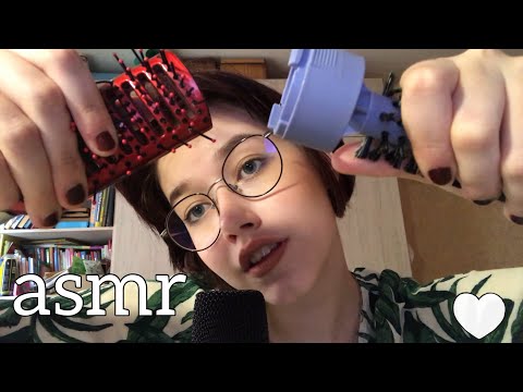 ASMR GIRL IN THE BACK OF THE CLASS BRUSHING YOUR HAIR(the rude one)😡