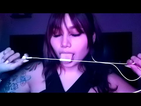 Agressive mic nibbling- María ASMR