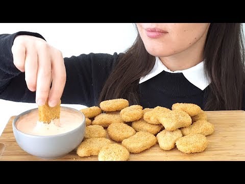 ASMR Eating Sounds: Vegan Chicken Nuggets (No Talking)