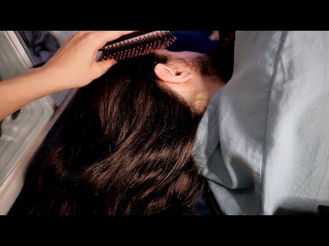 ASMR - Escovando os Cabelos | Brushing Hair 🎧