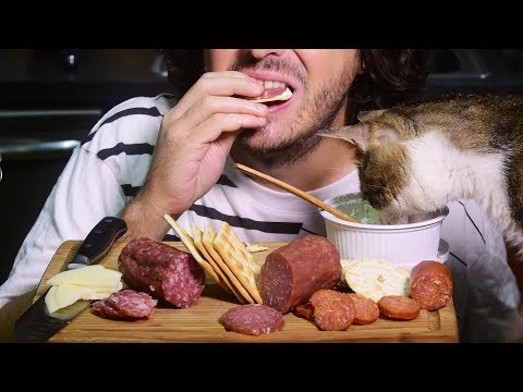 ASMR CRACKERS MEAT AND CHEESE PLEASE! *EXTREME CRUNCH NO TALKING* 고양이 + 먹방