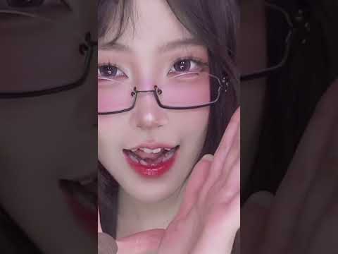 ASMR | Mouth Sounds and Face Touching💕💕💕-4
