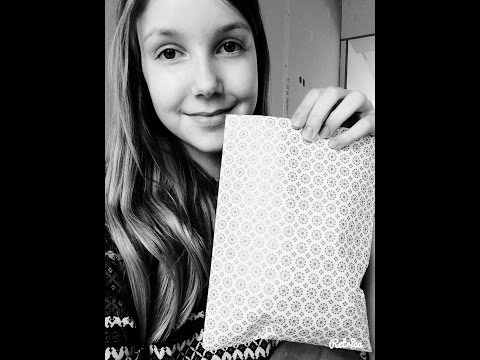ASMR: Mothersday~gift wrapping~crinkles~tapping
