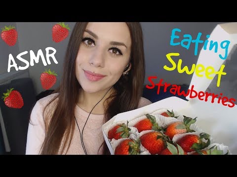 ASMR Eating sweet strawberries 🍓 | АСМР Кушаем сладкую клубничку | ASMR HoneyGirl 🍯