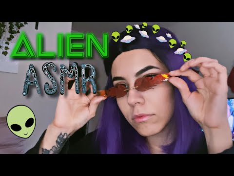 Alien ASMR | Fast Paced | Close Up | Unintelligible | Gum Chewing