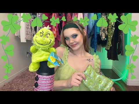 ASMR | GREEN Triggers For Saint Patricks Day 🍀💚 Visual Triggers, Crinkles, Fabric Sounds & Tapping !