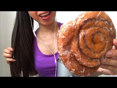 ASMR CINNAMON ROLL/ CINNAMON BUN EATING SOUNDS! Dear Dunkin Donuts, I LOVE YOU :)