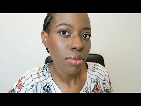 Realistic Everyday Lipgloss Application