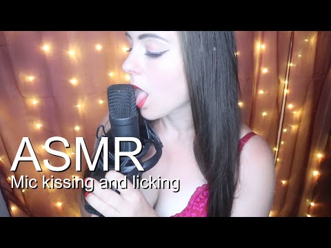 Fast Aggressive Mic licking and kissing