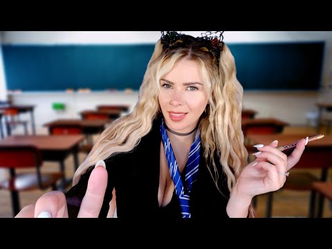 ASMR EDGY GIRL AT BACK OF CLASS PLAYS WITH YOUR HAIR & TICKLES YOUR BACK ❤︎