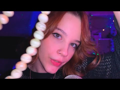 *ASMR БЛИЗКИЙ ШЁПОТ, ЗВУКИ РУК И КИСТОЧКИ* неразборчивый липкий шёпот, гипноз