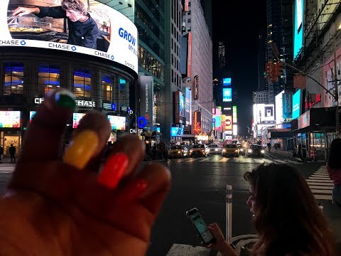 ASMR- Camera Tapping & Scratching in Times Square 🌃(VISUAL TRIGGERS | NEW YORK)