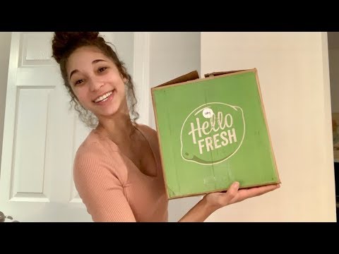 FIRST REACTION TO HELLO FRESH