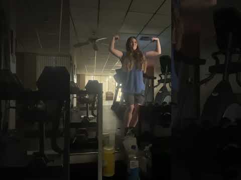 flexing video for y’all lol would you want a gym video?